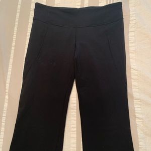 Black cropped Lululemon leggings